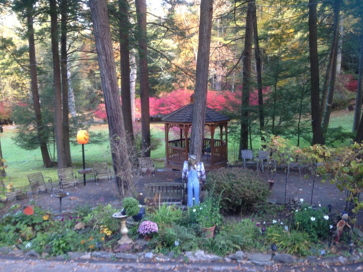| Brookview Manor Inn