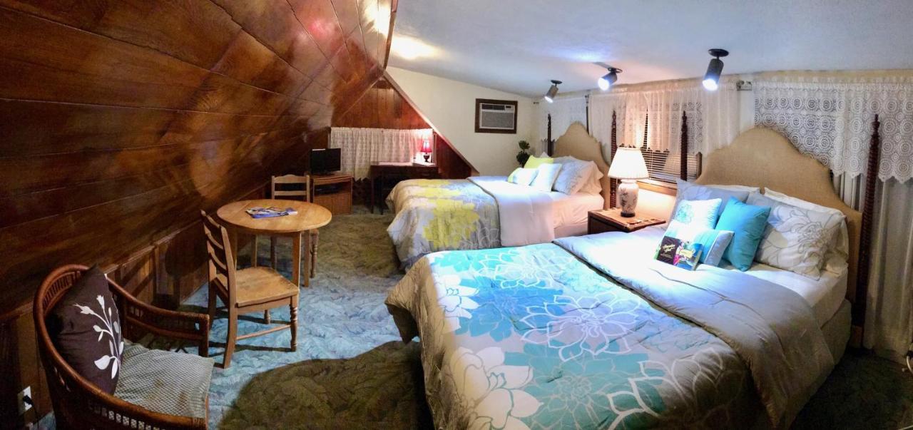 | Hale Maluhia Country Inn