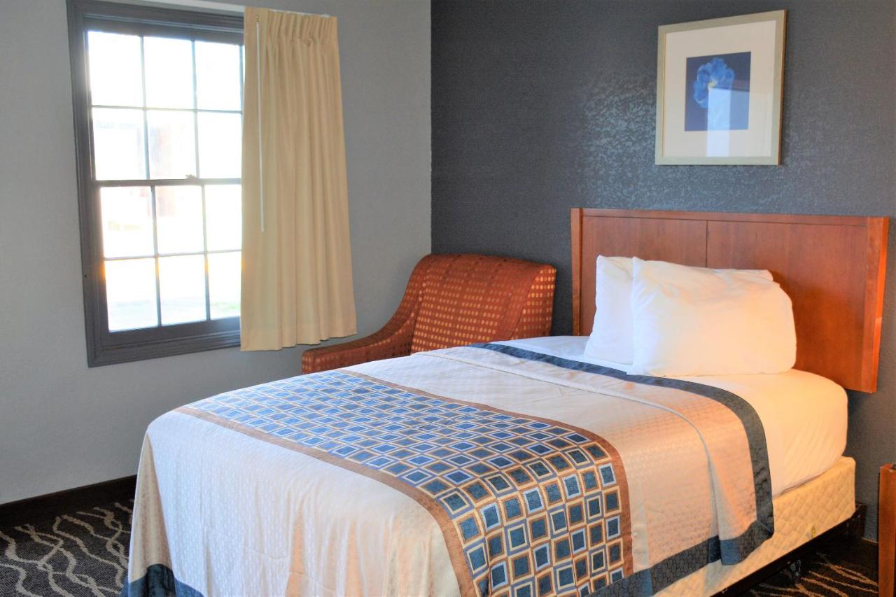 Double Room with Two Double Beds - Non-Smoking at Travelodge by Wyndham Walterboro