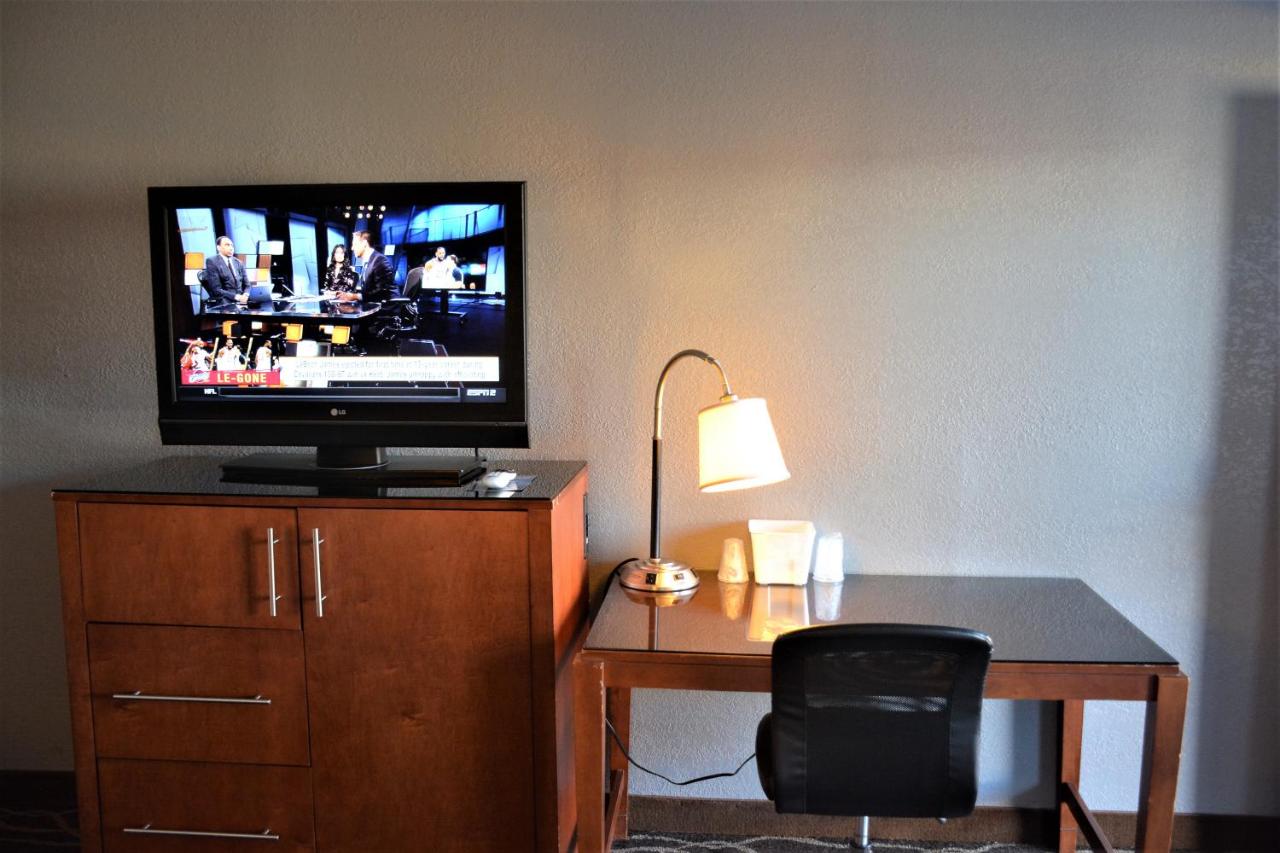 Deluxe Double Room - Mobility Access/Non-Smoking at Travelodge by Wyndham Walterboro