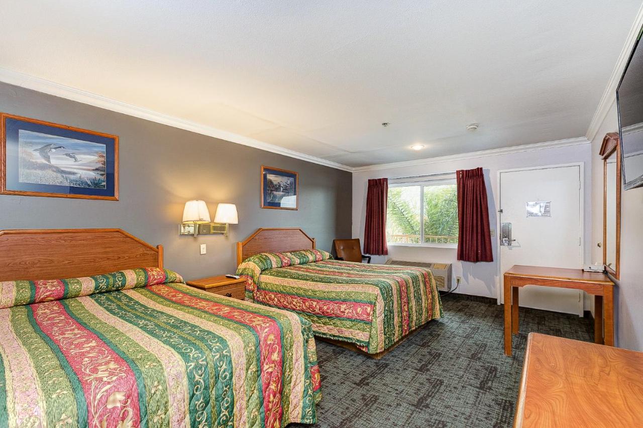 Queen Room with Two Queen Beds - Non-Smoking at Buena Vista Inn