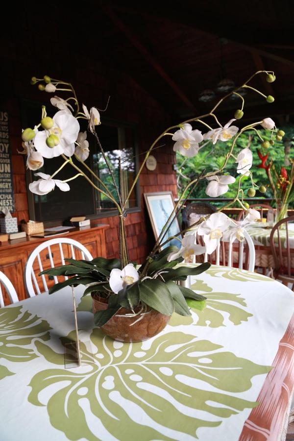 | Hale Maluhia Country Inn