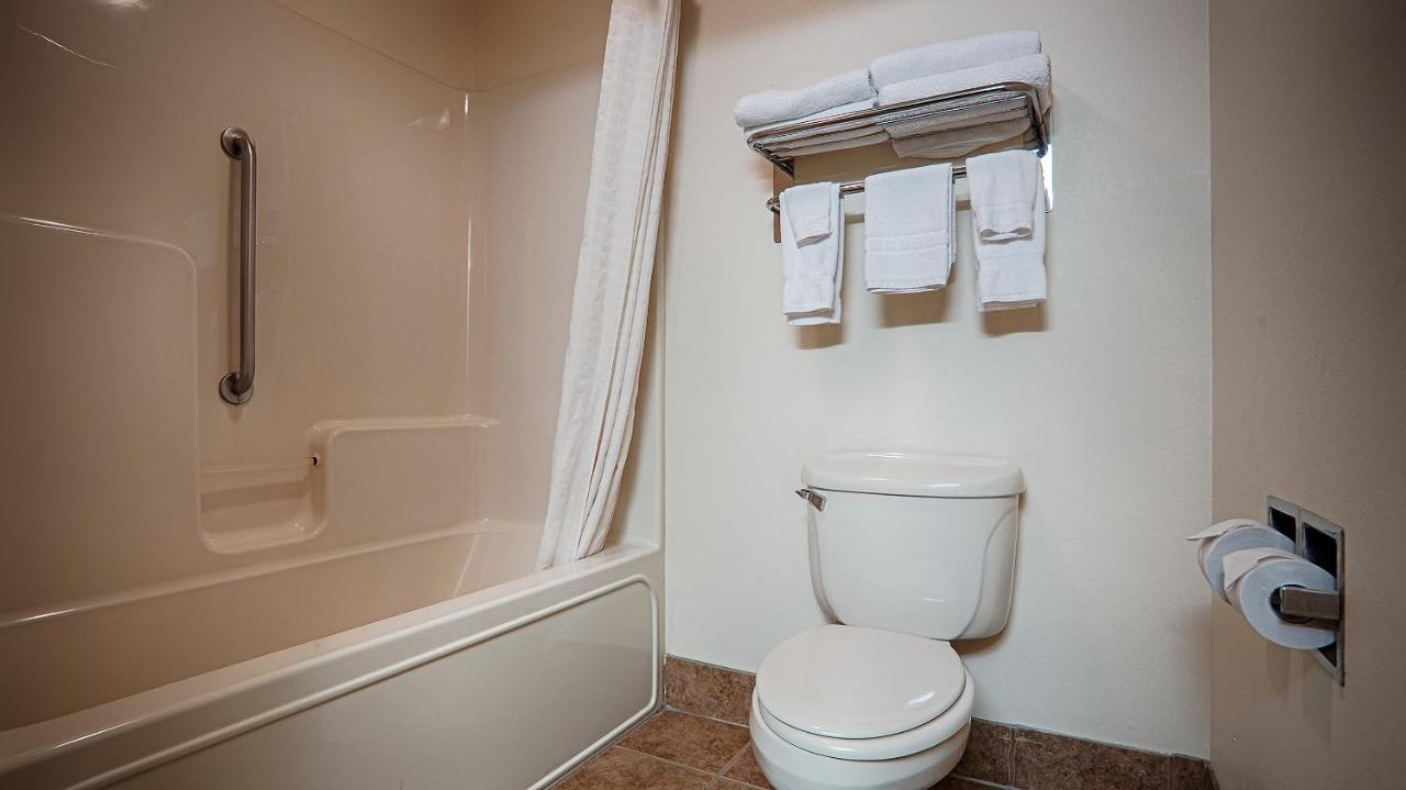 King Room - Non-Smoking at Best Western Parsons Inn