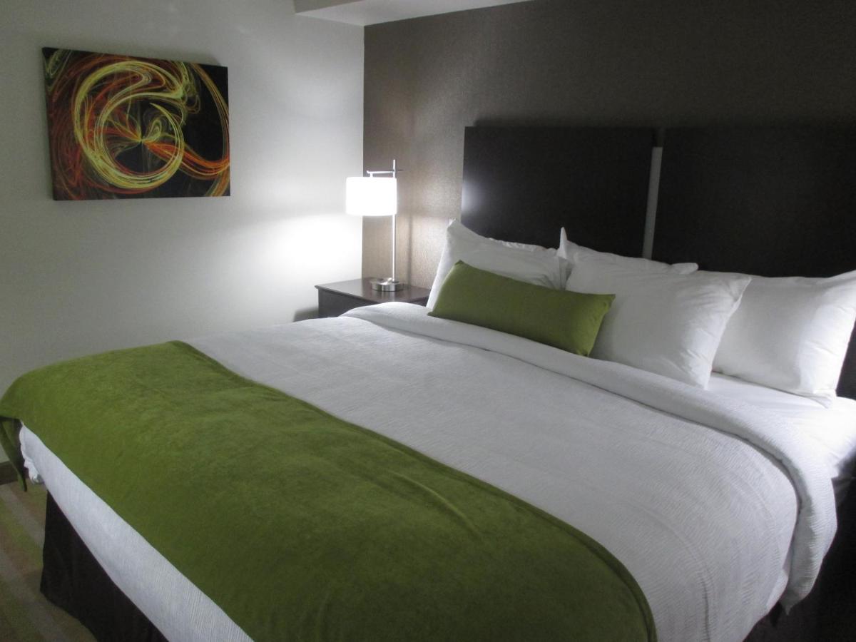 | Best Western Harvest Inn & Suites