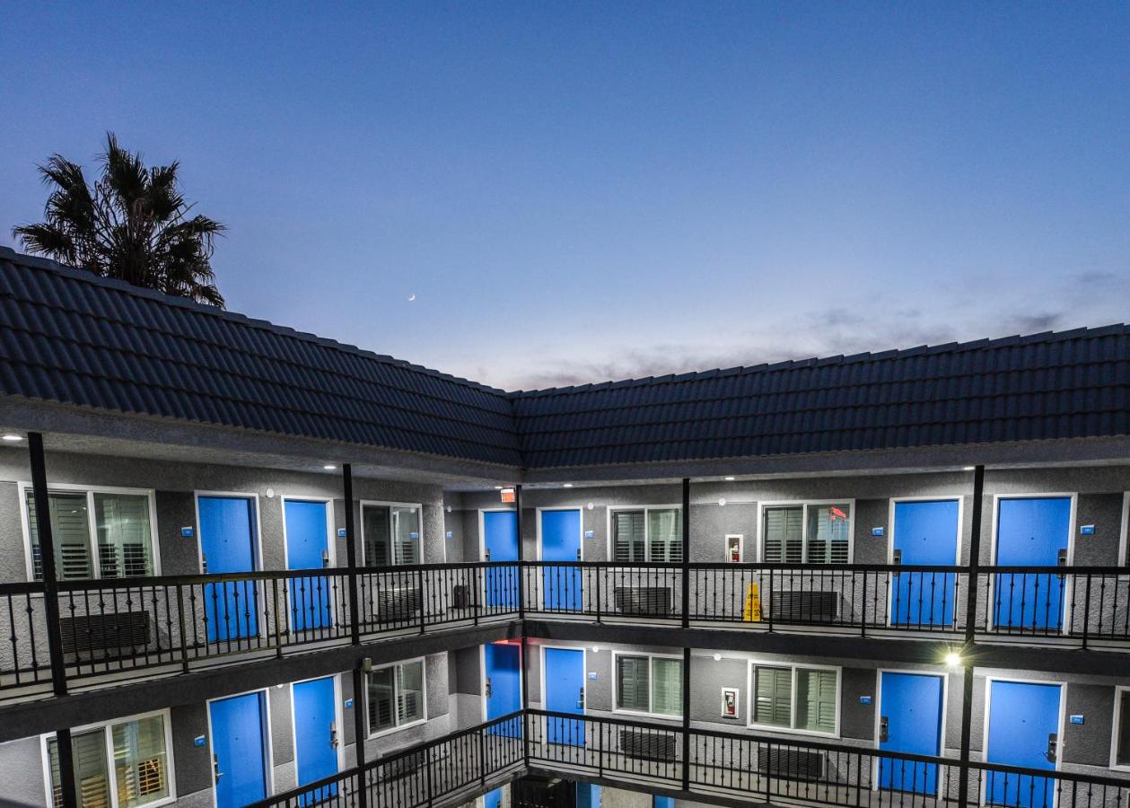 | Hollywood Inn Express LAX