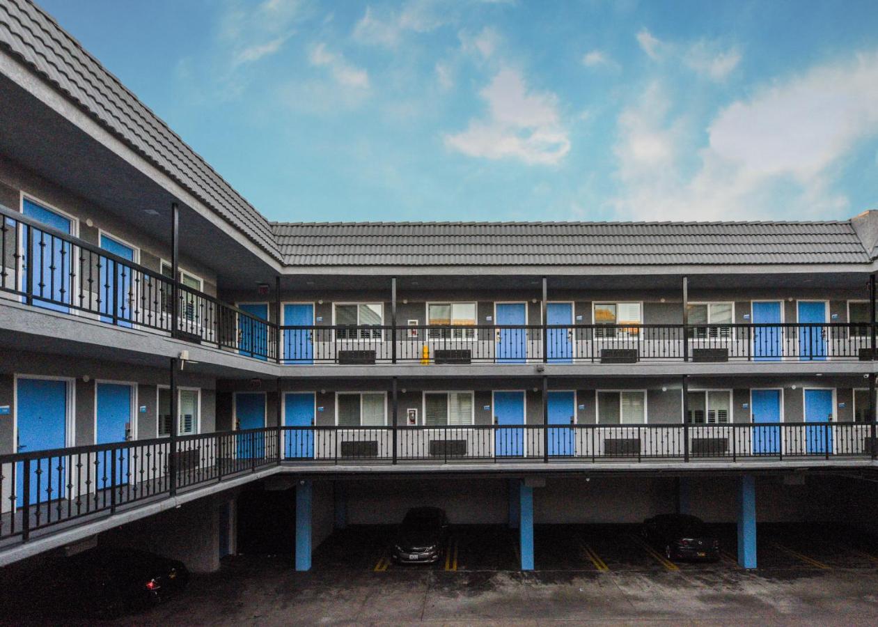 | Hollywood Inn Express LAX