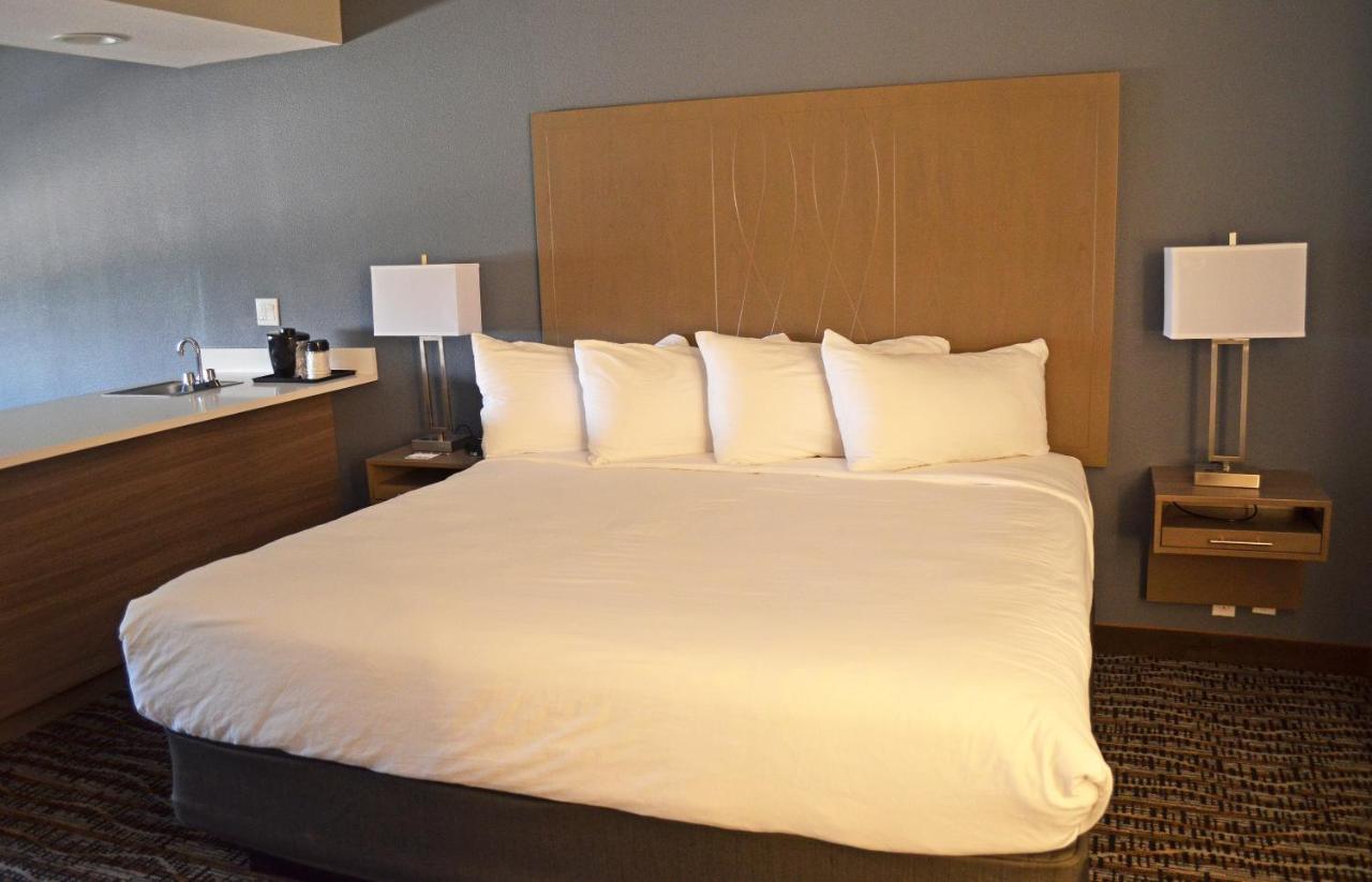 King Suite at Hotel 28 Boise Airport, an Ascend Collection Hotel