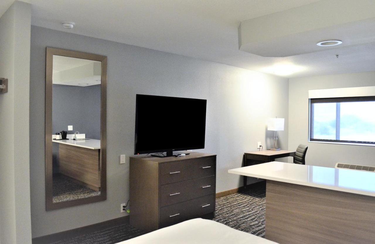 King Suite at Hotel 28 Boise Airport, an Ascend Collection Hotel