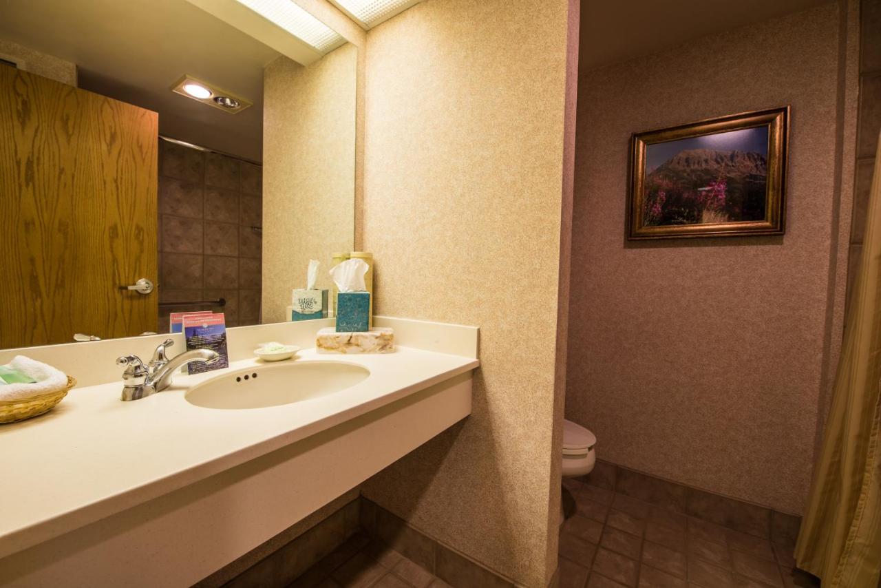 | The Grand Lodge Hotel and Suites