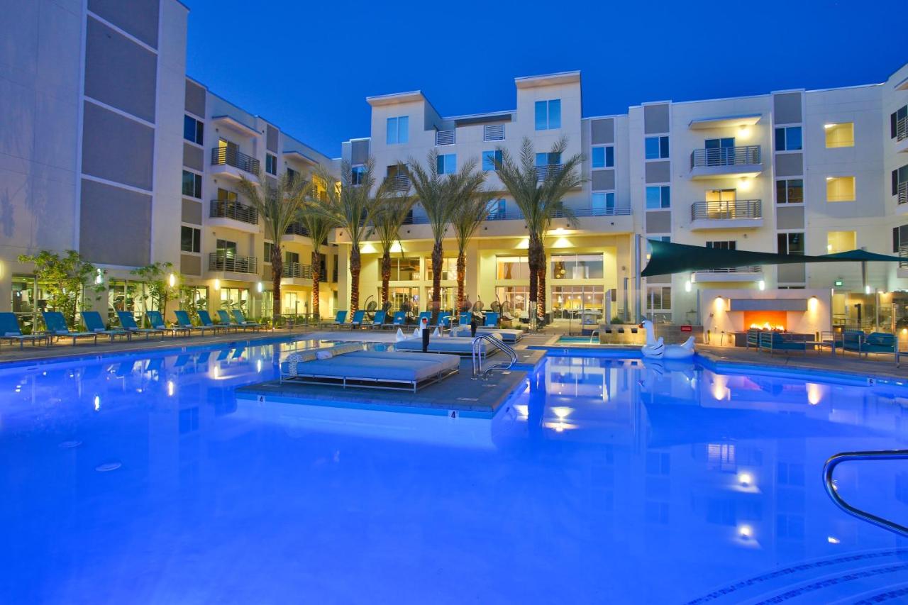 | Luxury Condos by Meridian CondoResorts- Scottsdale