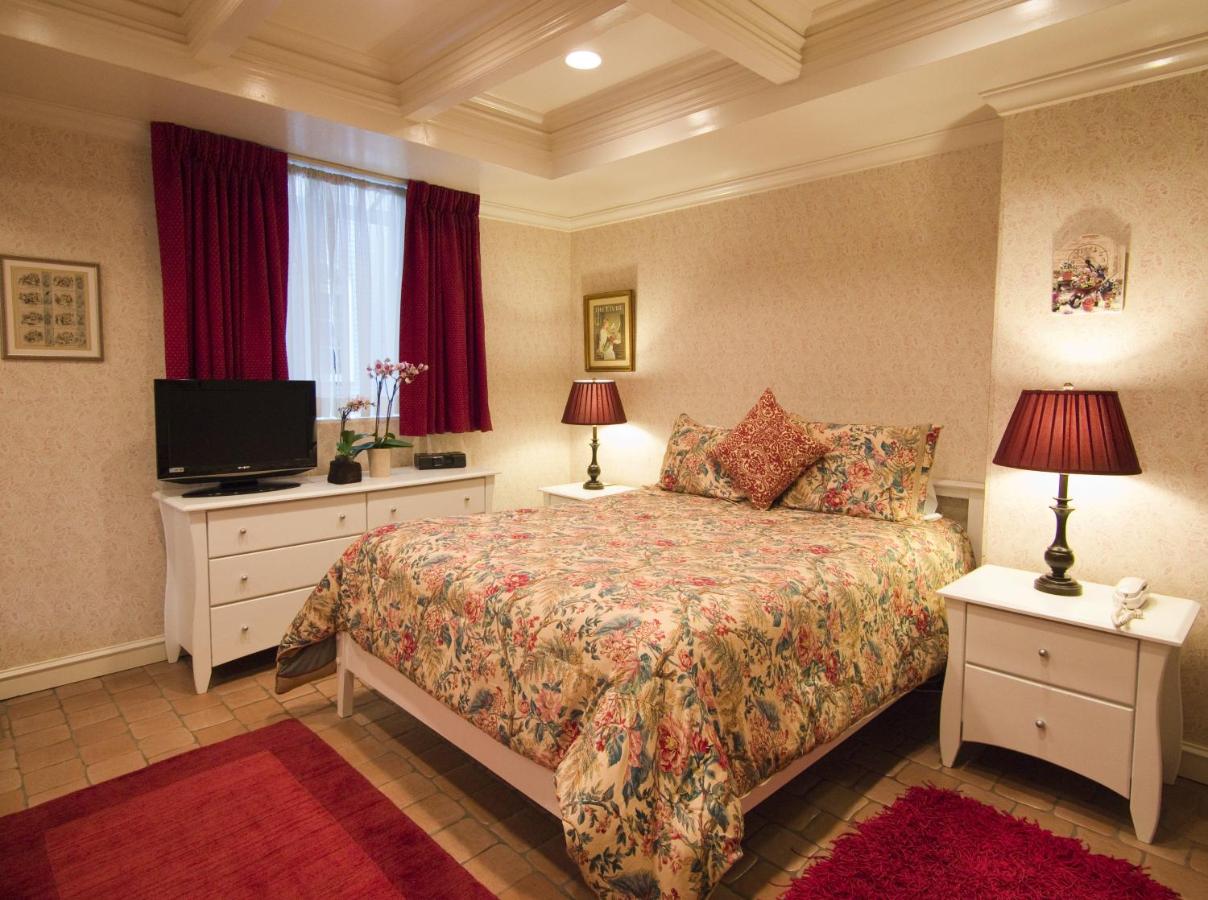 | Cheshire Cat Inn & Cottages