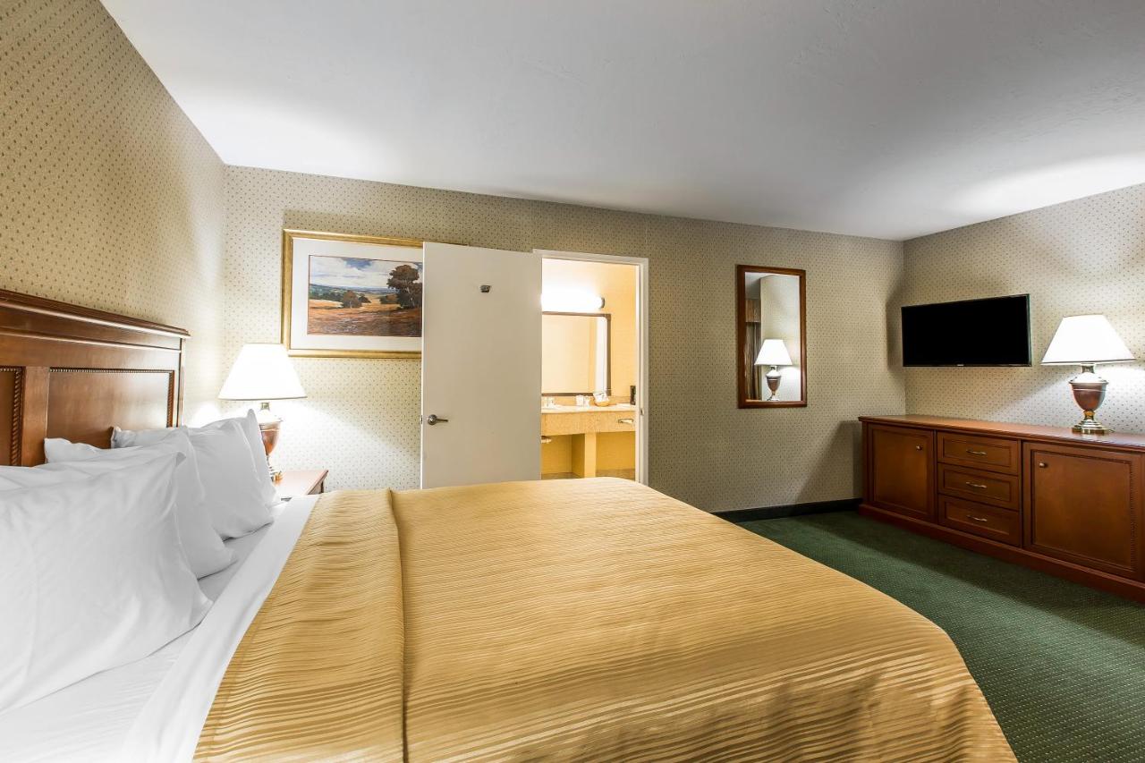 King Room - Disability Access/Non-Smoking at Quality Inn Near China Lake Naval Station