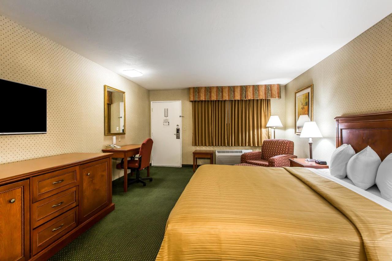 King Room - Disability Access/Non-Smoking at Quality Inn Near China Lake Naval Station
