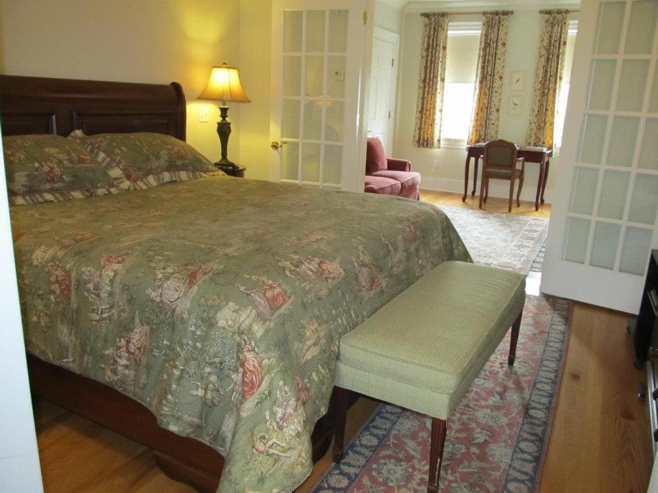 | Compass Rose Inn