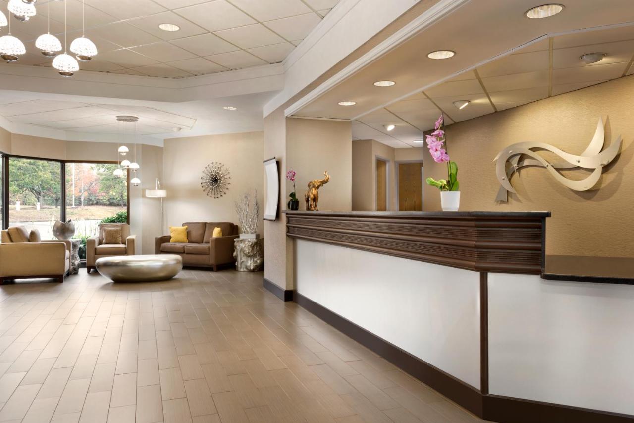 | Radisson Akron-Fairlawn Copley