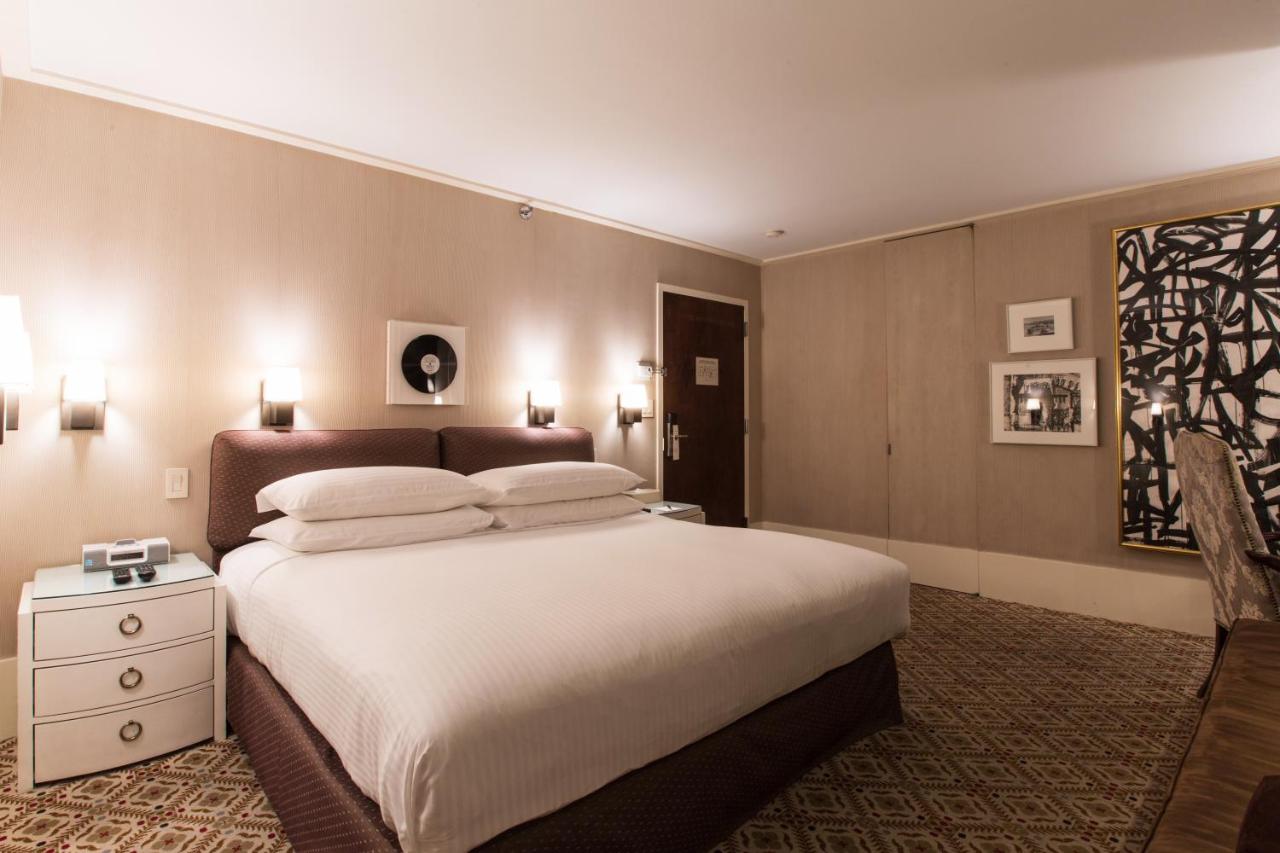 Queen Luxe Room at City Club Hotel