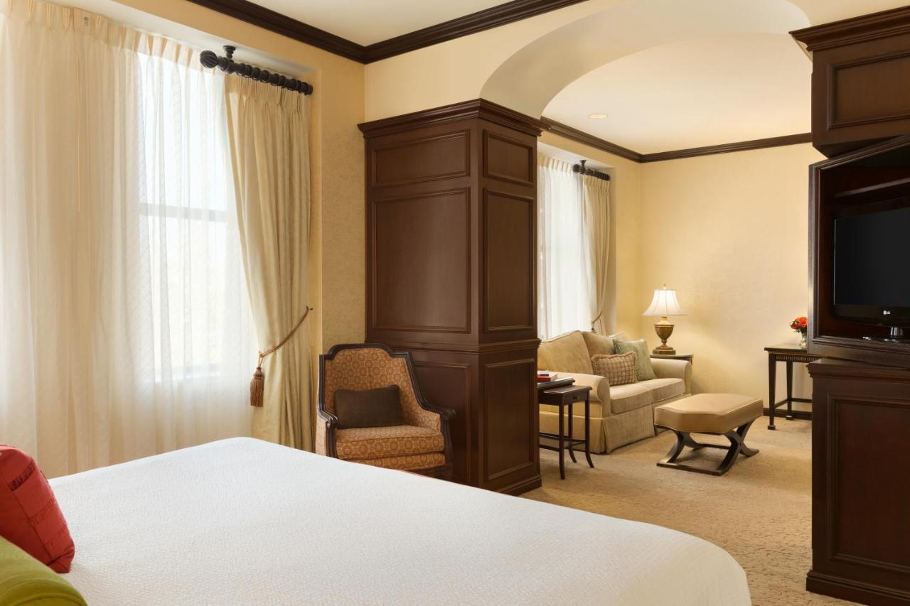 Superior King Room at Hotel Du Pont