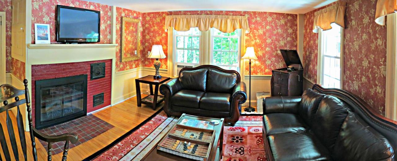 | Ballard House Inn