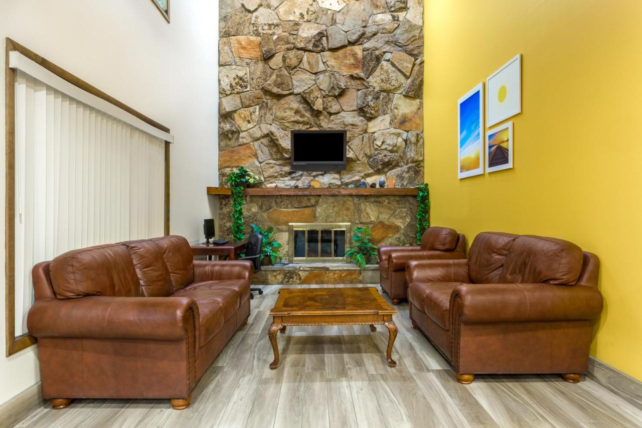 | Days Inn by Wyndham Delta