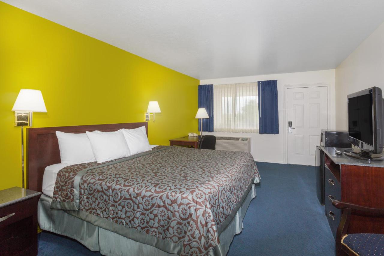 | Days Inn by Wyndham Delta