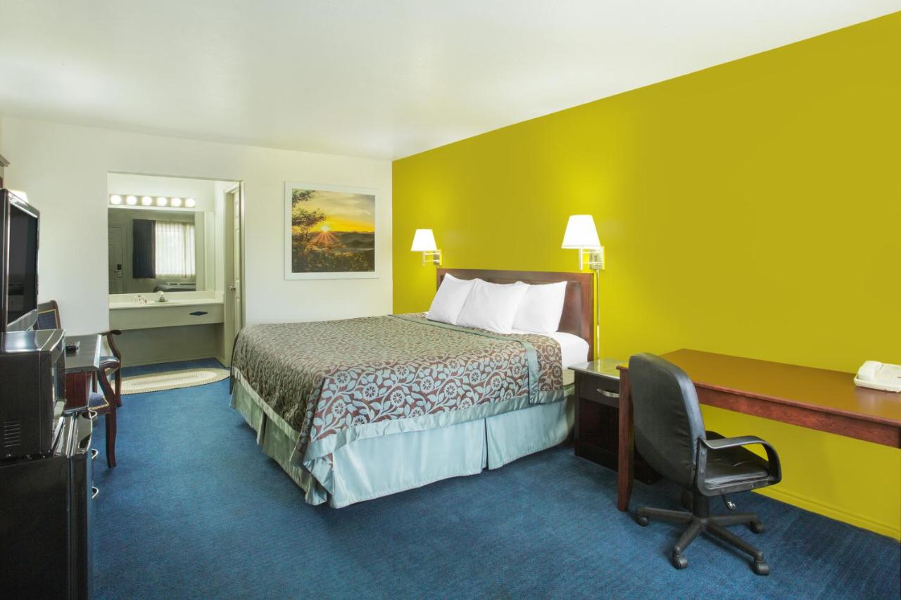 | Days Inn by Wyndham Delta