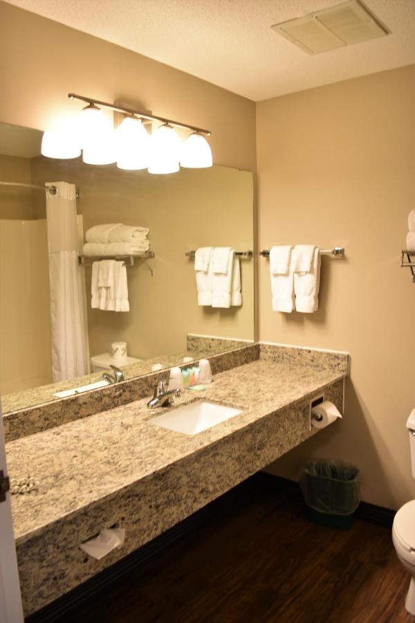 King Suite with Spa Bath at The Commerce, Trademark Collection by Wyndham