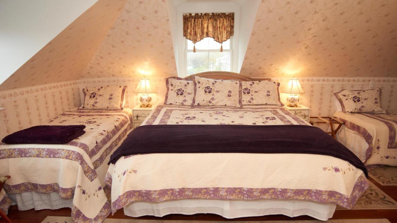 | Center Harbor Sutton House B & B