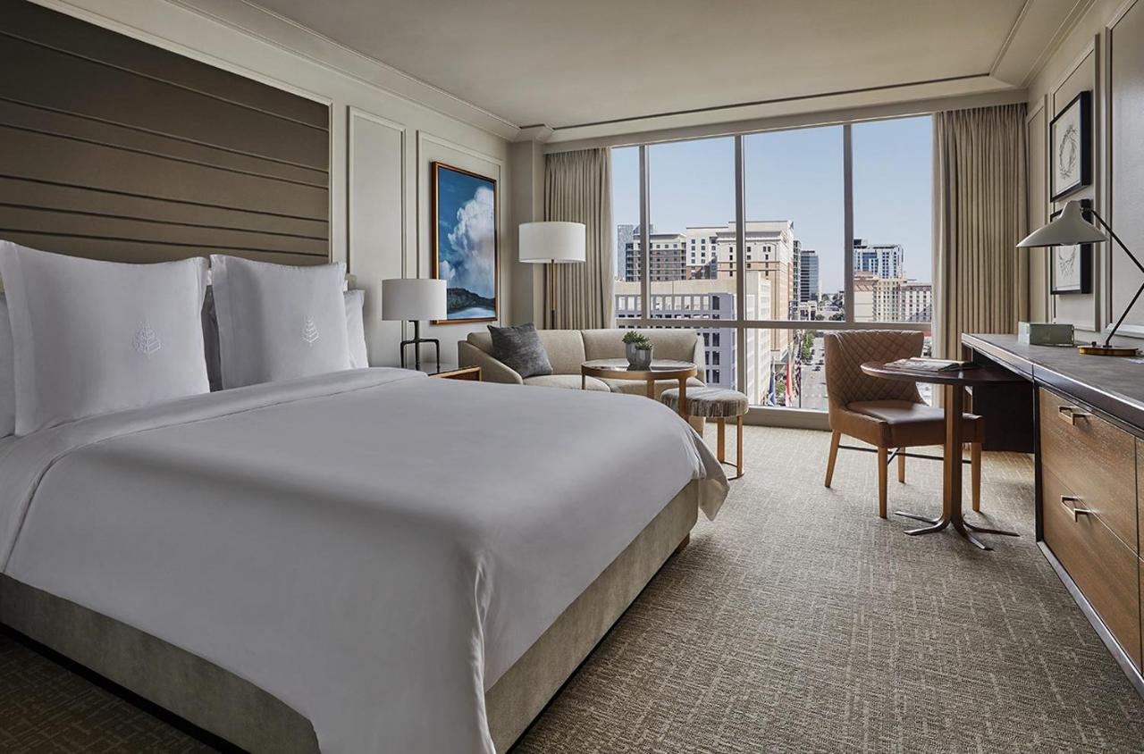 King Room with City View - Disability Access at Four Seasons Hotel Austin