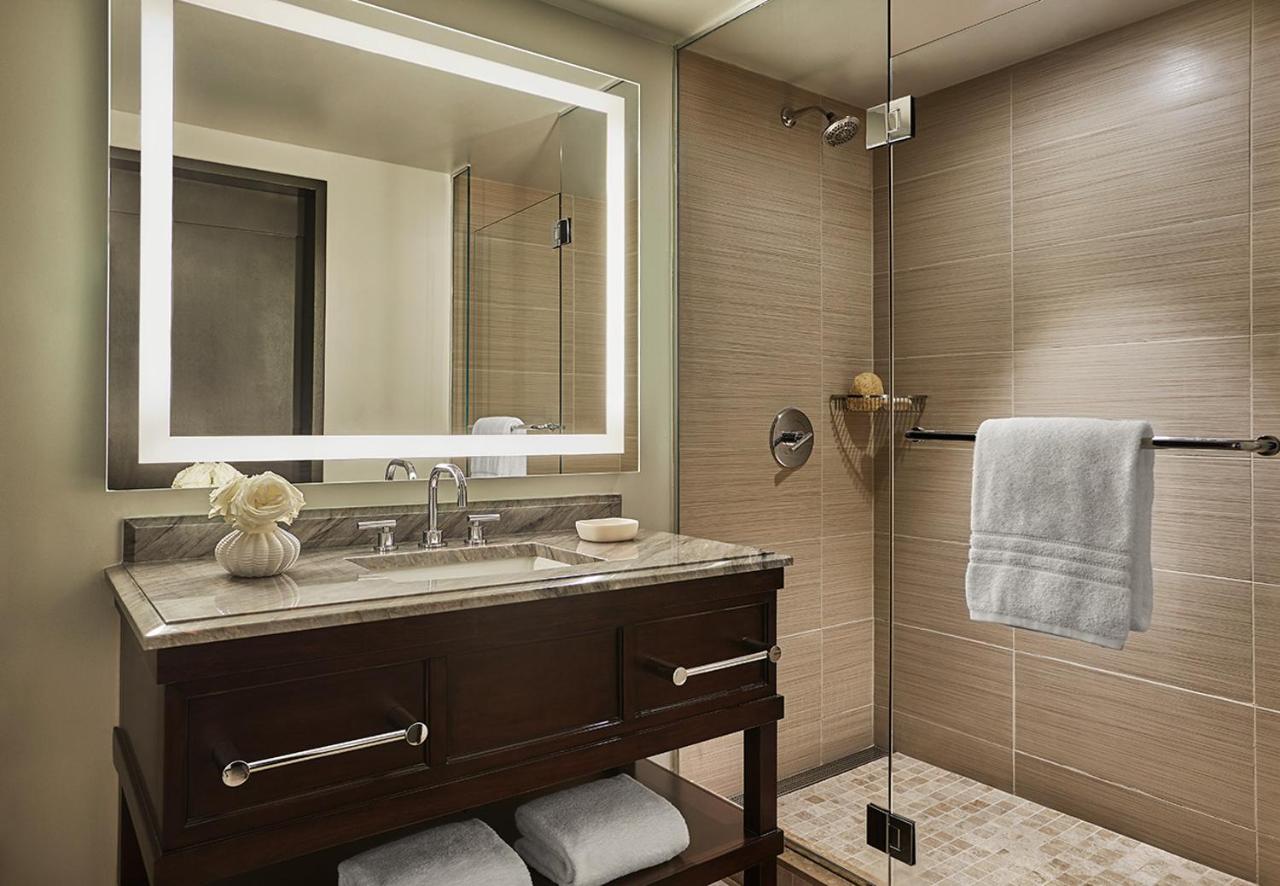 City View Four Seasons Executive Suite at Four Seasons Hotel Austin