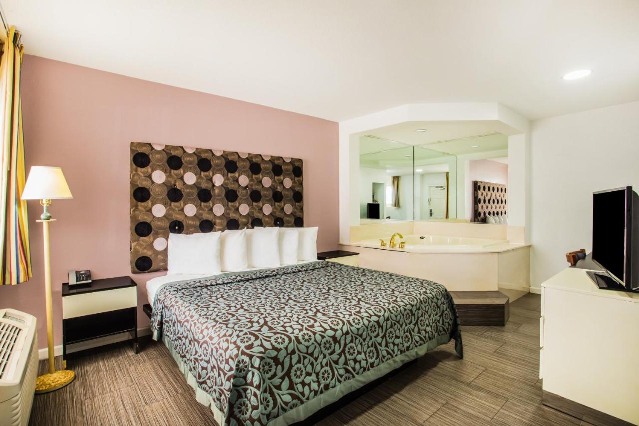 | Arya Blu Inn and Suites