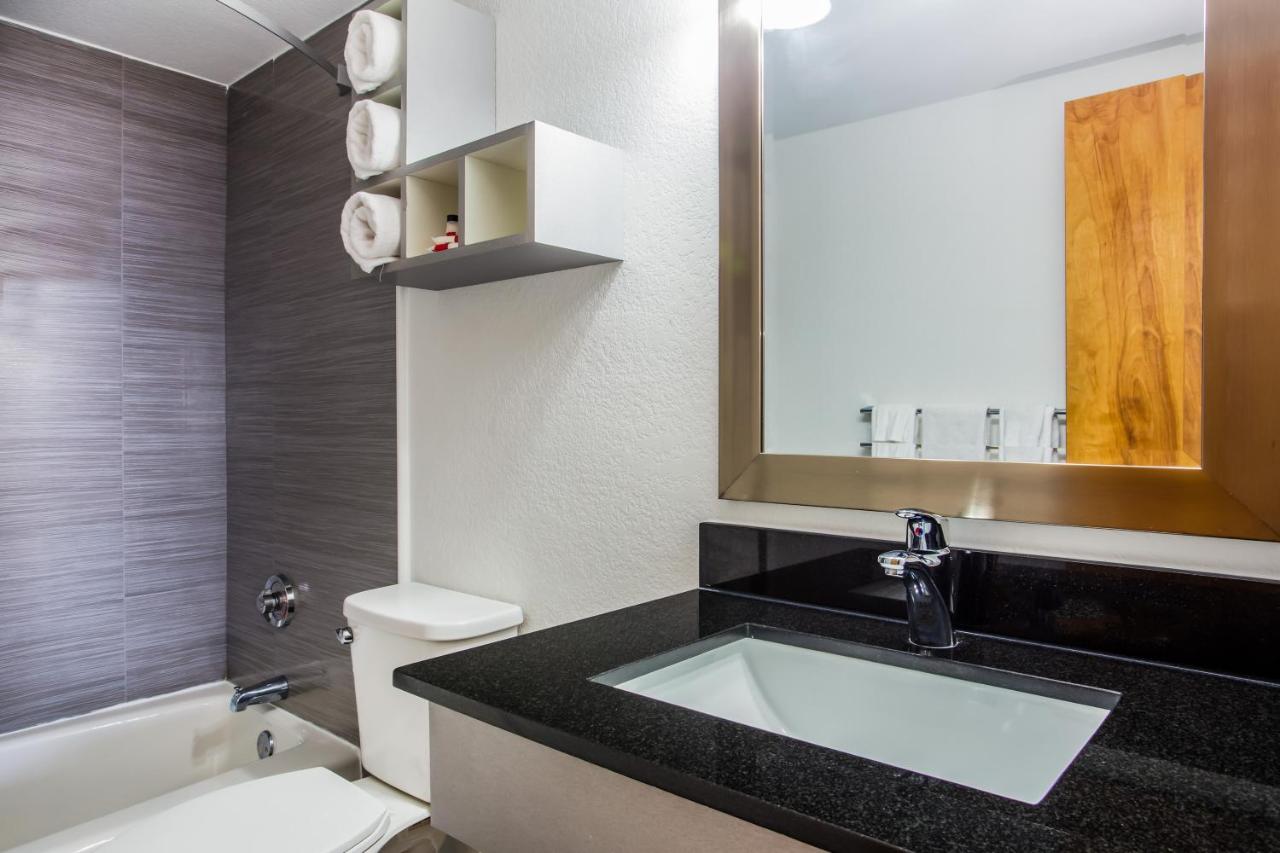 | Arya Blu Inn and Suites
