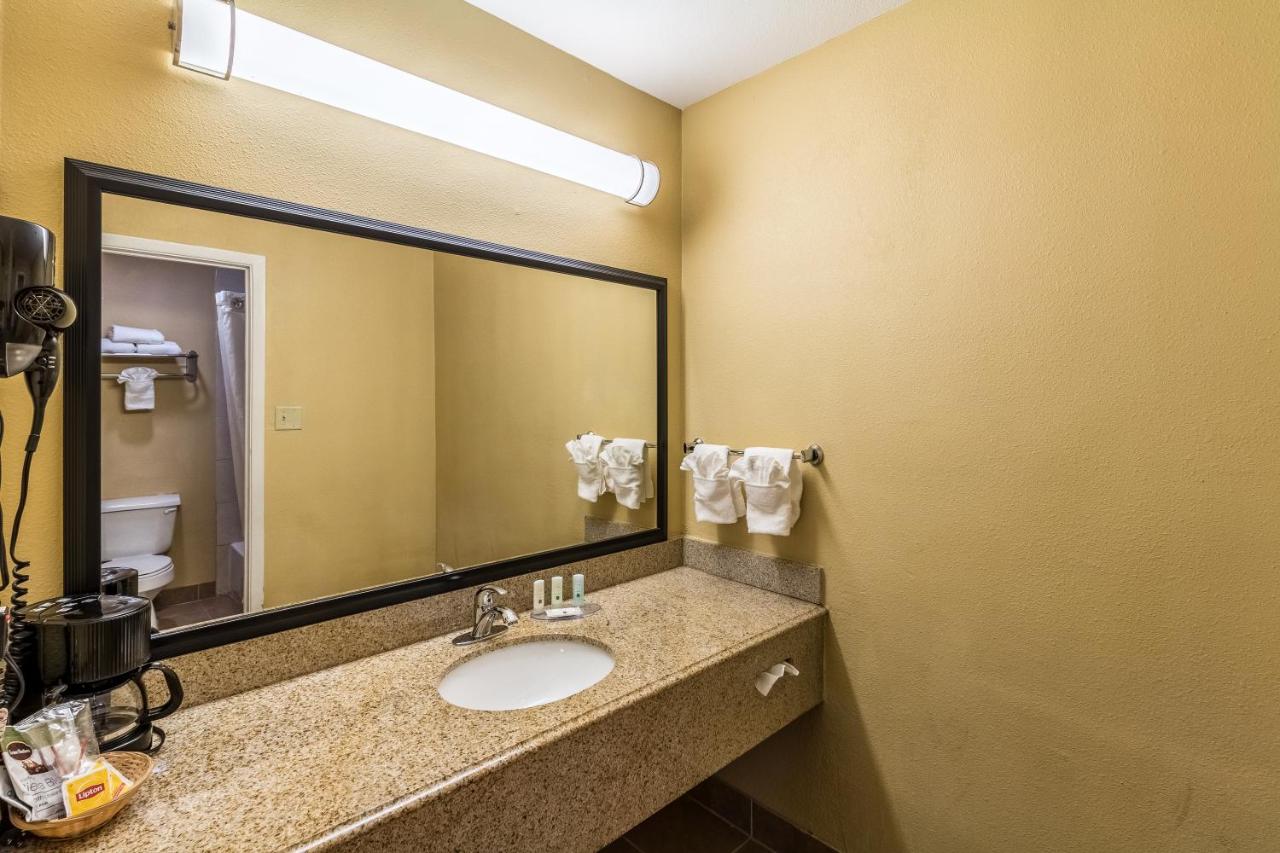 Efficiency Double Room with Two Double Beds - Non-Smoking at Quality Inn Corsicana