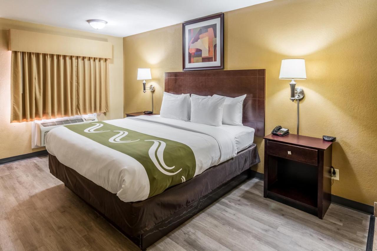 Efficiency King Room - Non-Smoking at Quality Inn Corsicana
