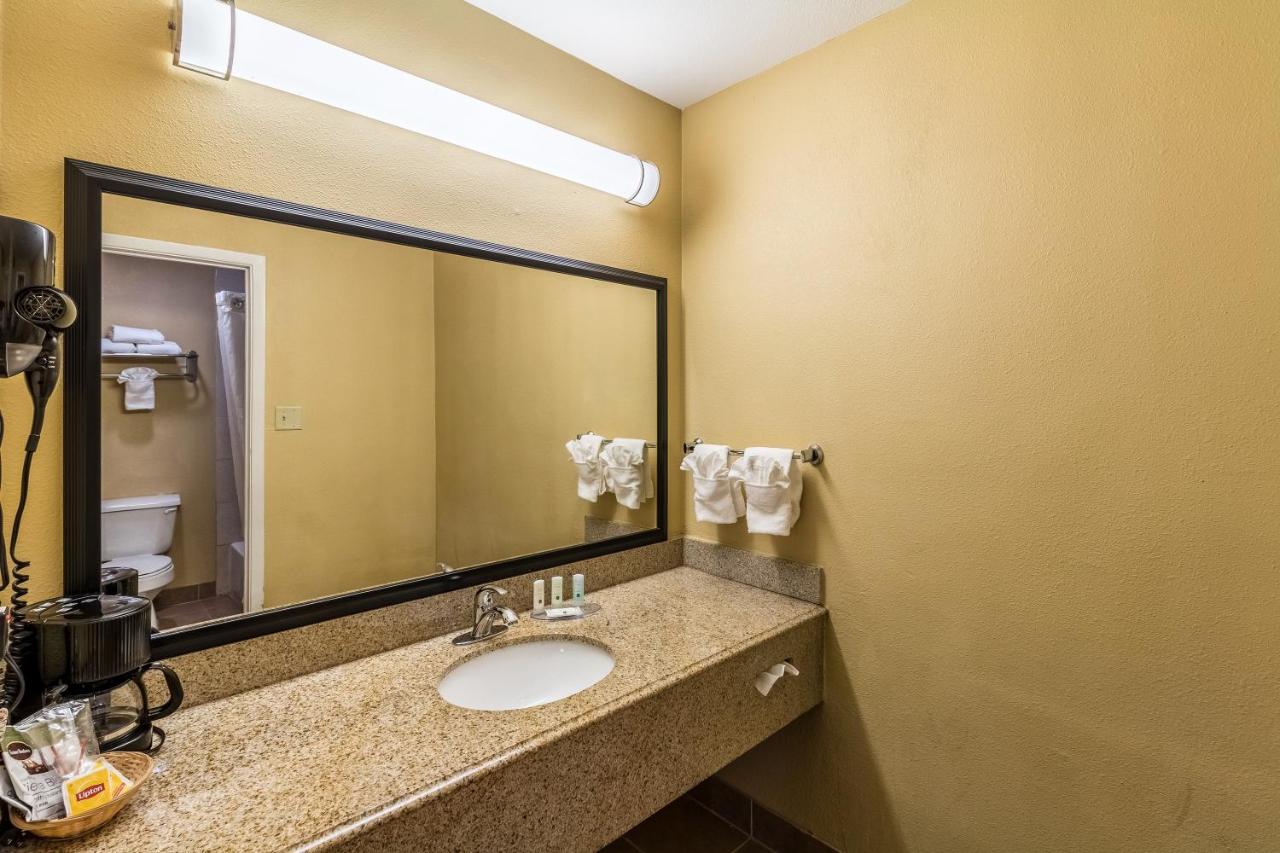 Efficiency Double Room with Two Double Beds - Non-Smoking at Quality Inn Corsicana