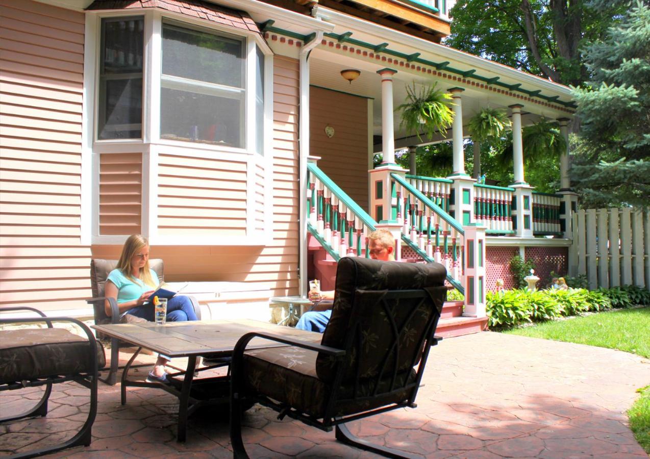 | Himelhoch Bed & Breakfast