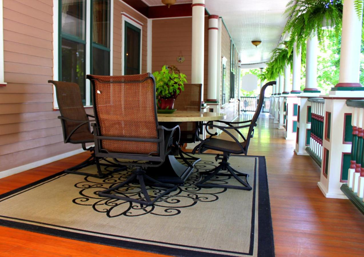 | Himelhoch Bed & Breakfast