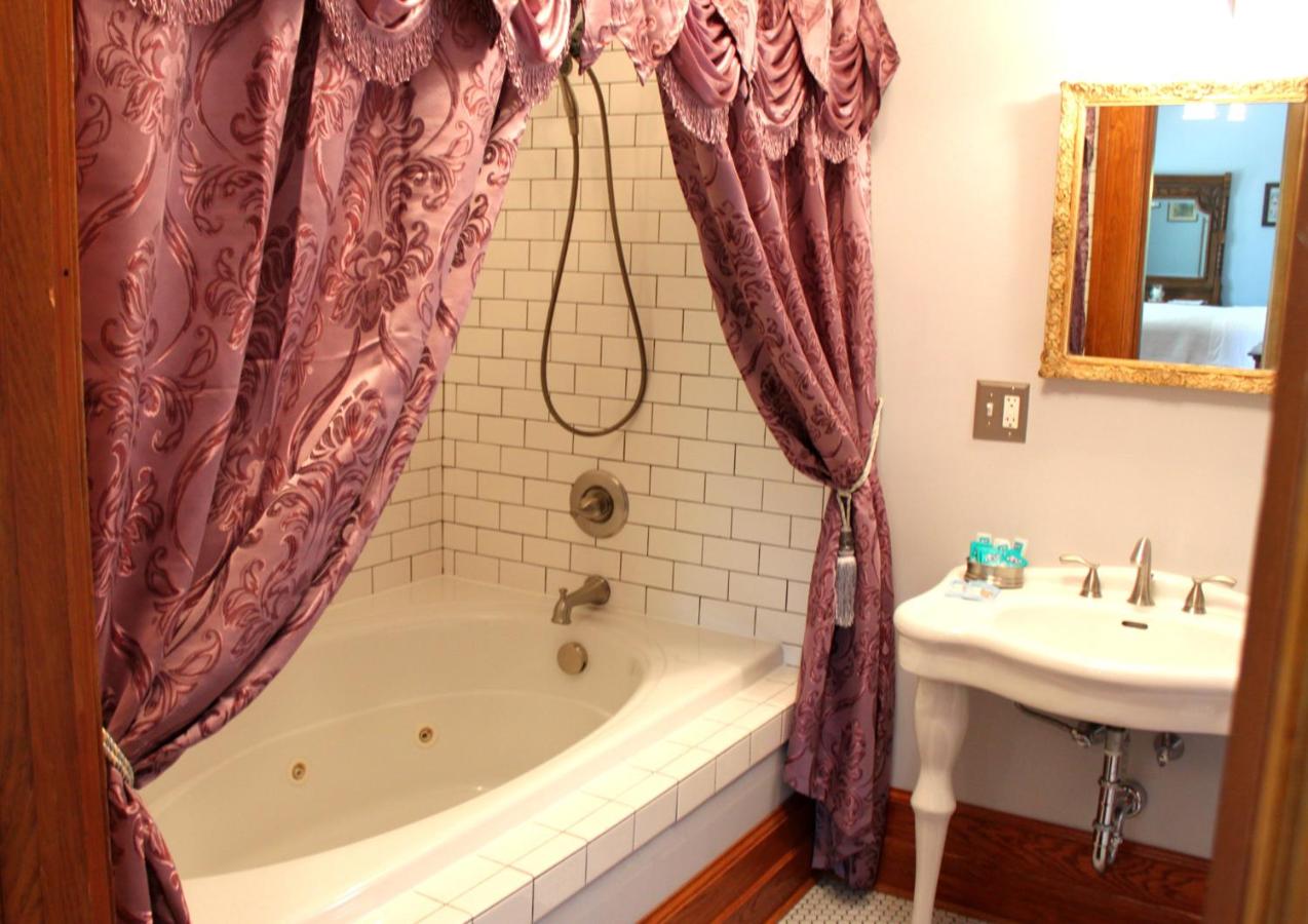 | Himelhoch Bed & Breakfast