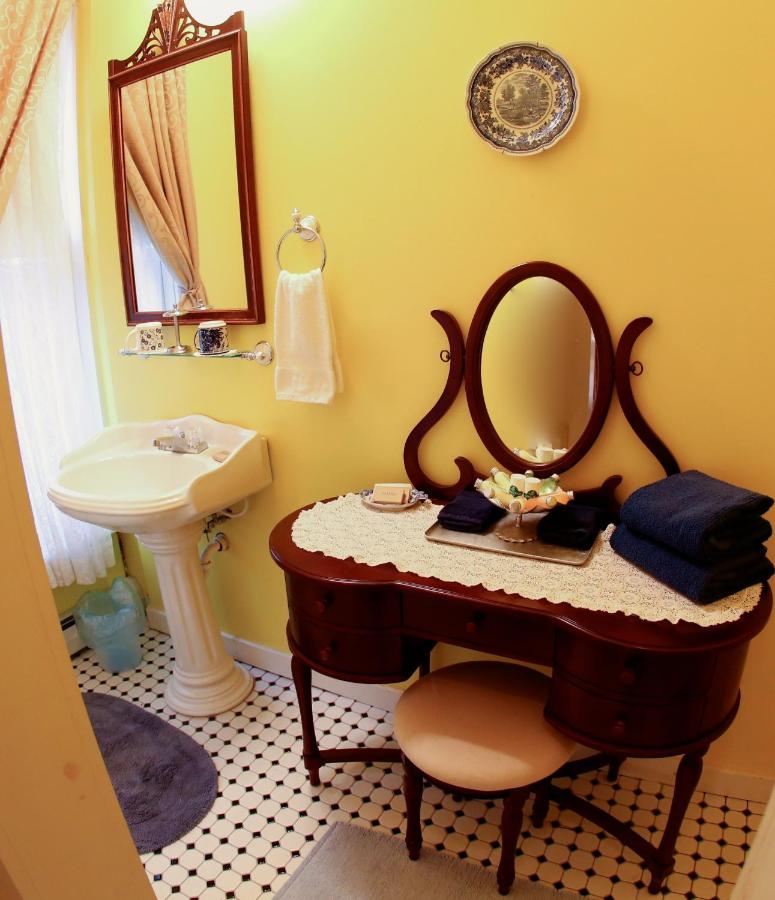 | Center Harbor Sutton House B & B