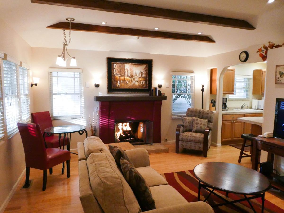 | Briarwood Inn