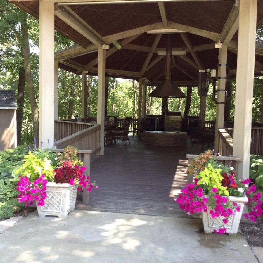 | Mill Creek Gardens