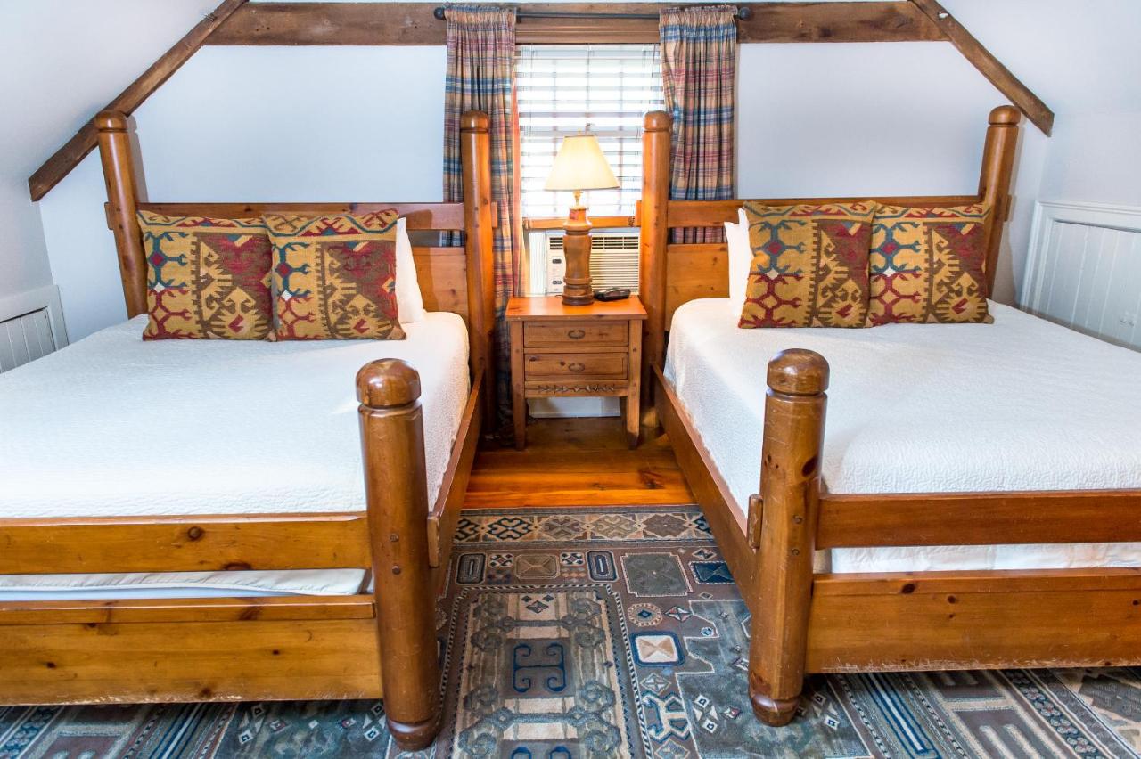 | Three Chimneys Inn