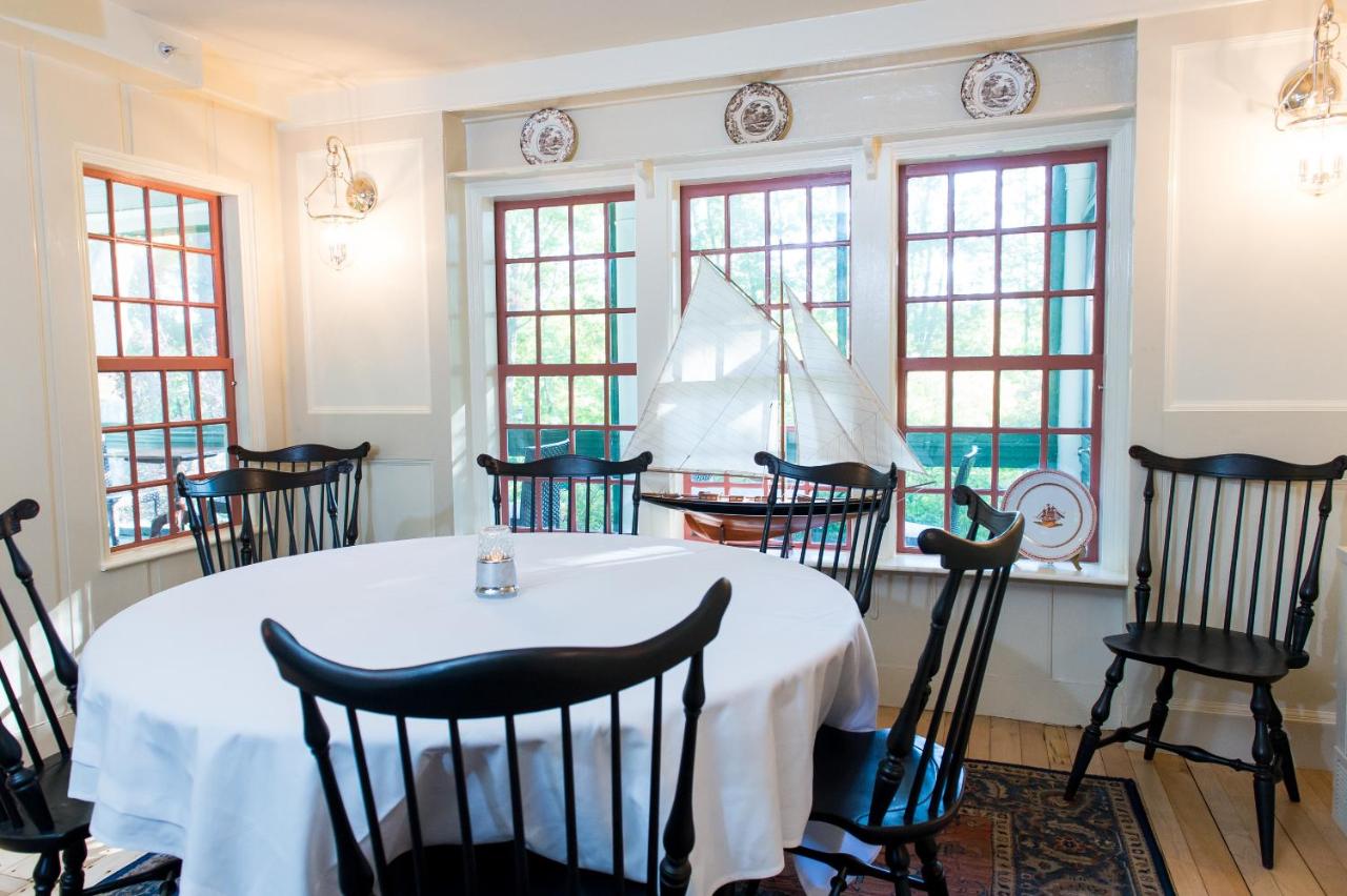 | Three Chimneys Inn