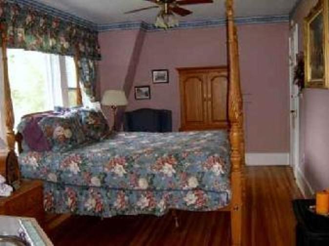 | Brookview Manor Inn