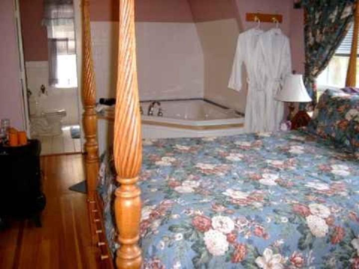 | Brookview Manor Inn