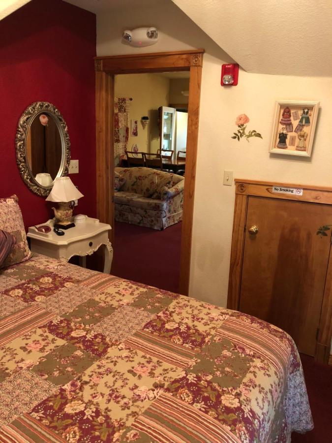 Deluxe Family Suite at All Seasons Inn