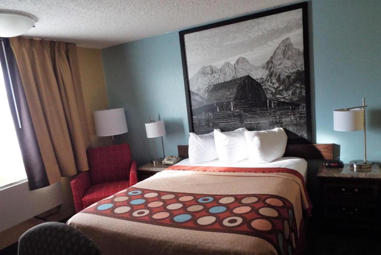 King Room - Non-Smoking at Super 8 by Wyndham Casper East/Evansville