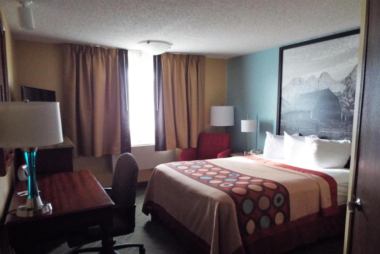 King Room - Non-Smoking at Super 8 by Wyndham Casper East/Evansville