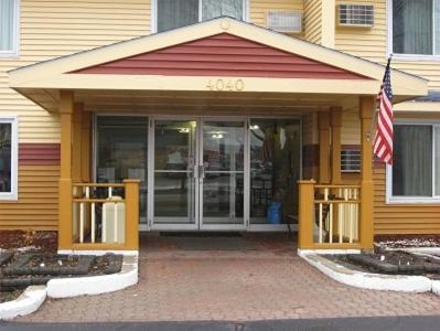 | Regency Inn & Suites Faribault