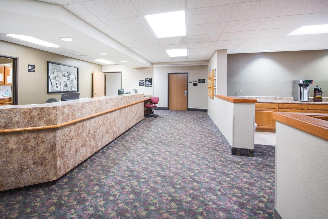  | Super 8 by Wyndham Iola KS
