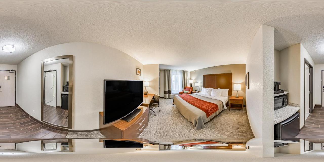King Room - Non-Smoking at Comfort Inn Altoona-Des Moines